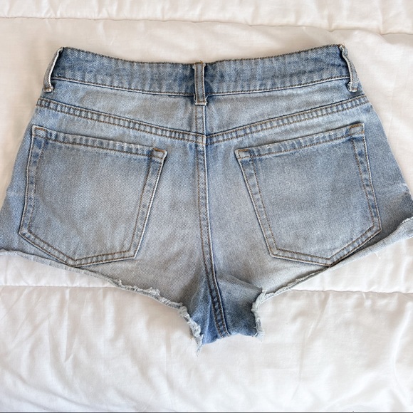 Distressed Light Wash Button Up Denim Shorts - Picture 4 of 5